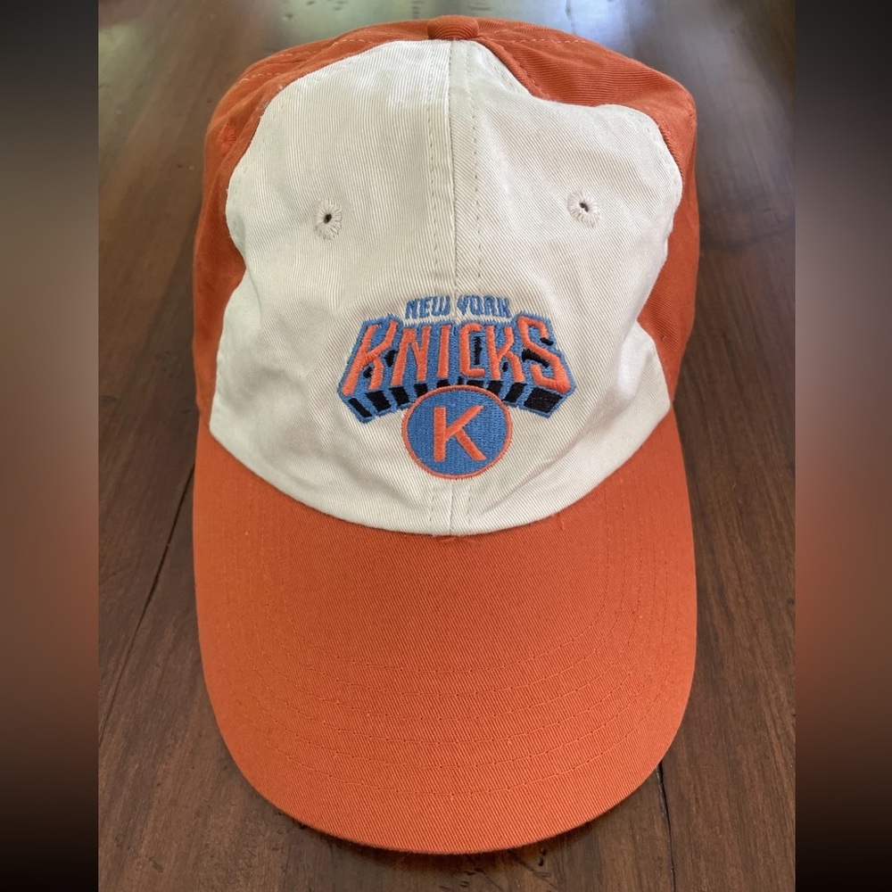 KNICKS NBA BASKETBALL HAT YOUTH SIZE strap ADJUSTABLE  NEW YORK ORANGE off white